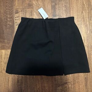 American Eagle Outfitters Black Mini Skirt with Shorts Skort Size Small Long NWT